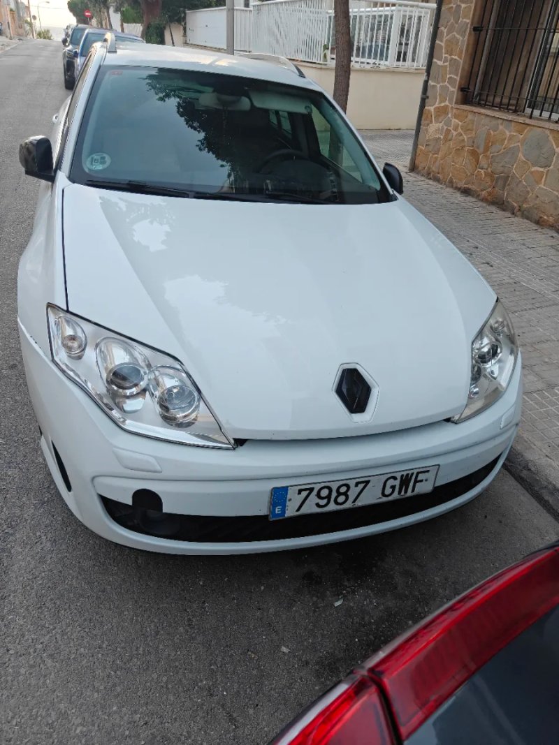 Renault Laguna GT 2010 - foto 1
