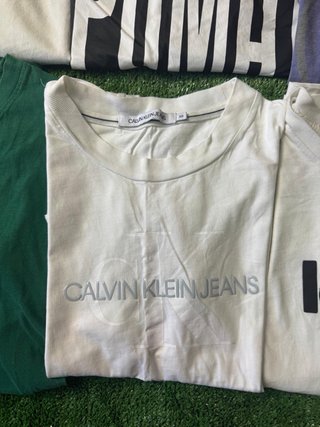 Lote de 6 camisetas de marca: levis puma champion