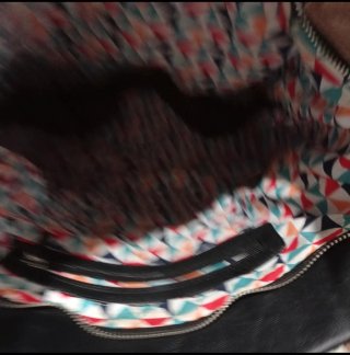 Bolso Bbest negro piel con detalles camel