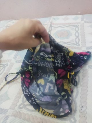Bikini niña estampado graffiti. Desde 12 a 14.
