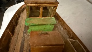 Maqueta de barco de madera detallada