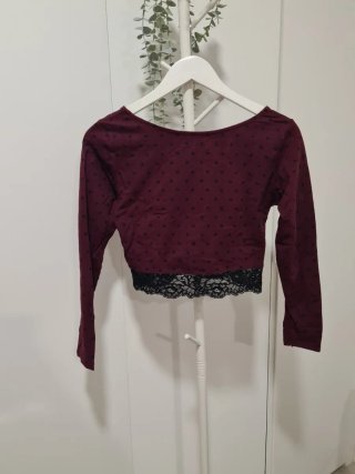 Top corto pull&bear burdeos con lunares L