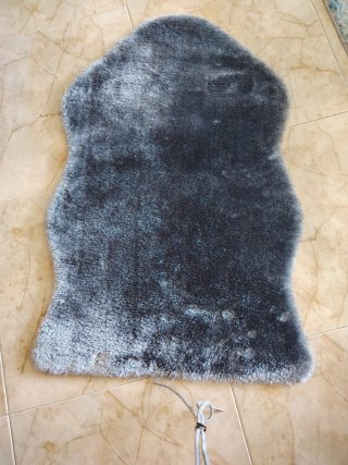 Alfombra pequeña gris poliéster