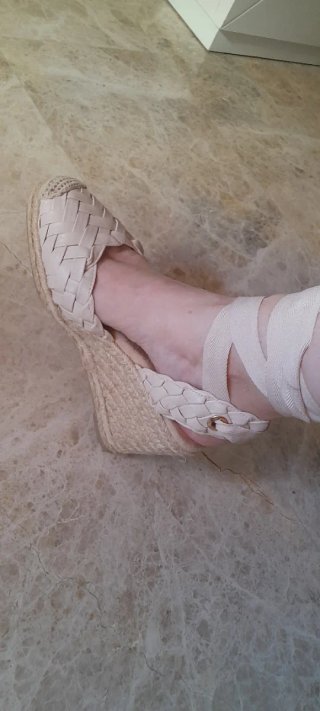 Zapatos de esparto beige con lazo