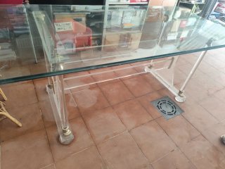 Mesa de comedor cristal, metal y metacrilato