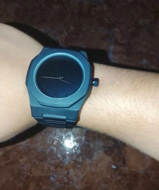 Reloj negro moderno