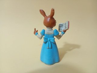 Figura profesora Aldea del Arce