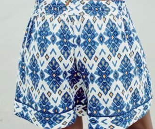 Chaqueta Zara Estampada Azul y Blanca y pantalón