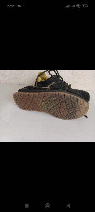 Zapatos de seguridad Cofra negros y amarillos