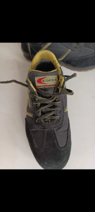 Zapatos de seguridad Cofra negros y amarillos
