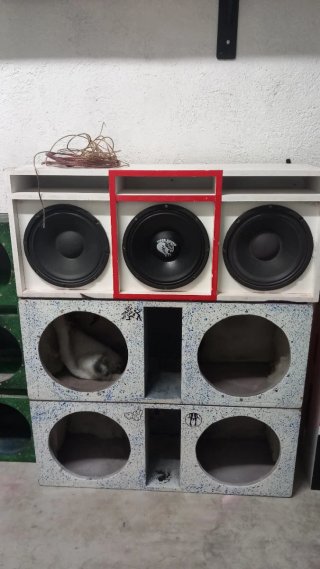 Cajas de medios para coche