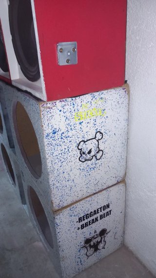 Cajas de medios para coche