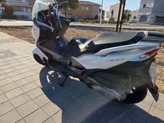 Kawasaki J300