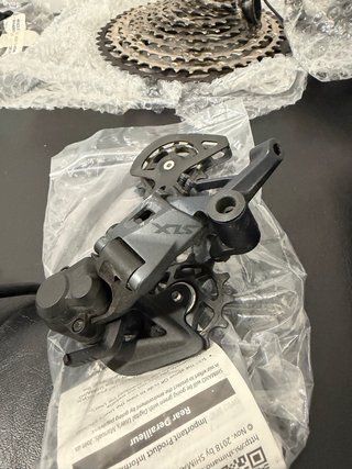 Grupo Shimano SLX + kit Frenos Completos + pedales