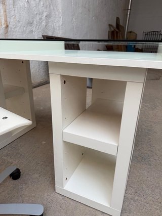 Escritorio moderno cristal y blanco