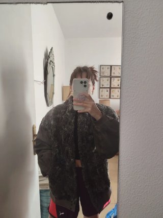 Abrigo imitación piel gris