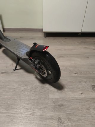 Patinete Eléctrico Xiaomi m365 ruedas buen estado.