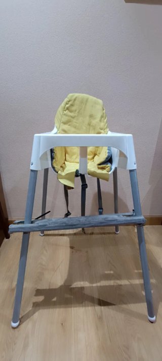 Trona Ikea con bandeja