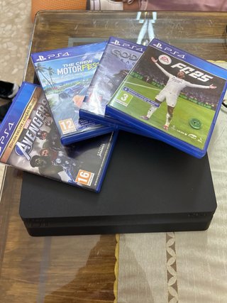 Ps4 + 4 juegos ps4