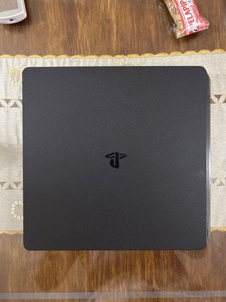 Ps4 + 4 juegos ps4