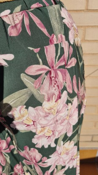 Pantalón de verano estampado flores