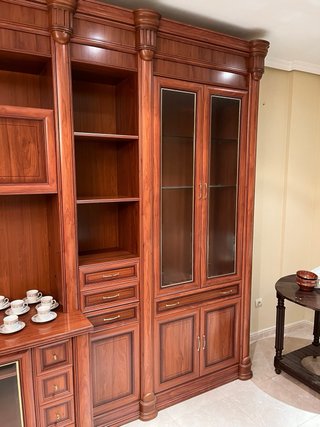 Mueble de salón madera y cristal