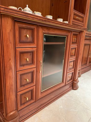 Mueble de salón madera y cristal