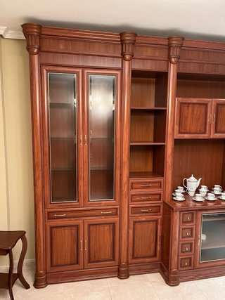 Mueble de salón madera y cristal
