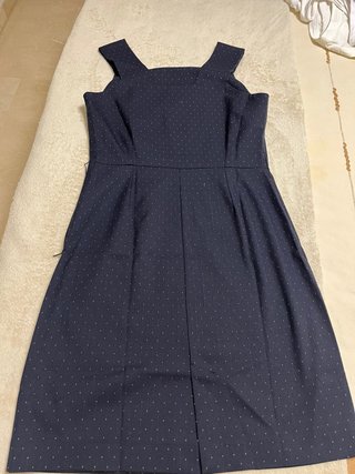 Abito azzurro a pois per l'ufficio
