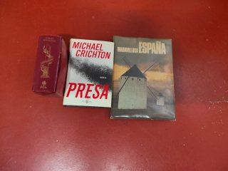 Libros si alguien los quiere que venga a por ellos