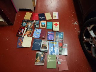 Libros si alguien los quiere que venga a por ellos