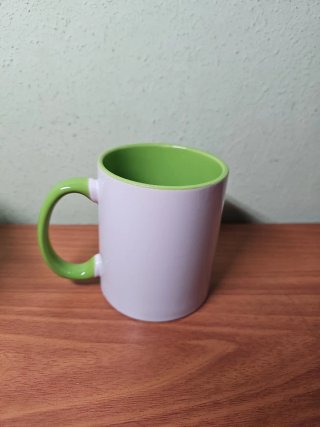 Taza Kokeshi Quaterni Verde y Blanca