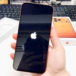 iPhone 17 Pro Max Naranja