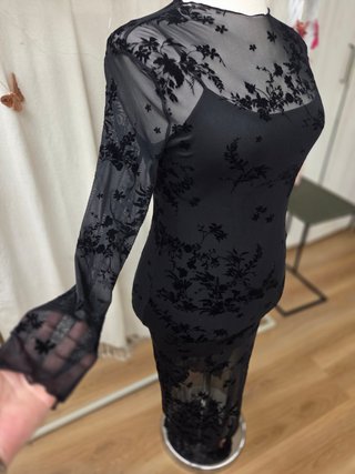Vestido negro malla transparente floral