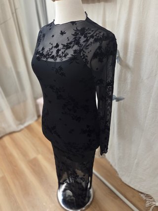Vestido negro malla transparente floral