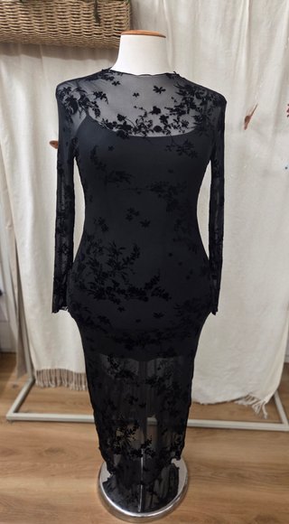 Vestido negro malla transparente floral