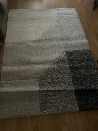 Alfombra moderna gris y negra