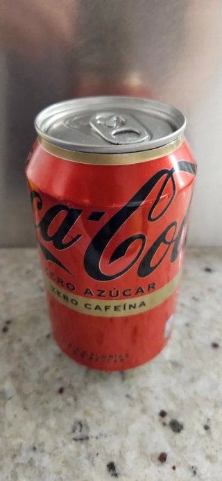 Contenitore Coca-Cola Zero Zero nascosto