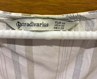 Blusa sin manga Stradivarius rayas. A estrenar