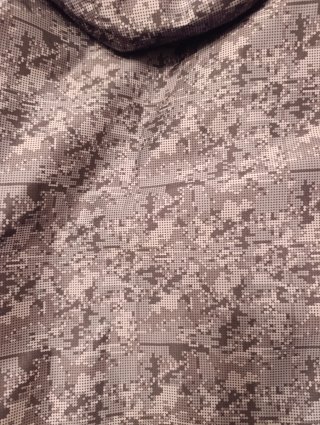 Chaqueta de nieve con capucha marca Boriquen