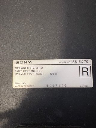 Altavoces Sony Negros y Marrones