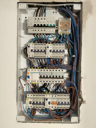 TRABAJOS ELECTRICIDAD