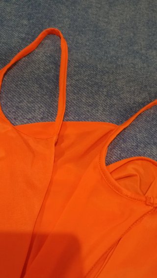 Pareo naranja fluor con tirantes