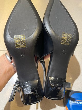 Zapatos tacón destalonados negros
