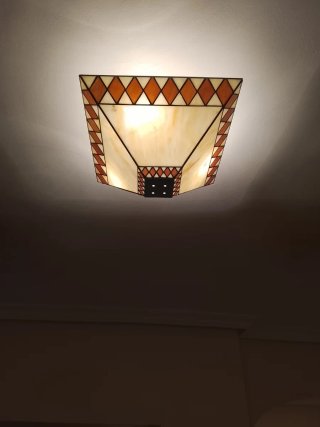 Lámpara de techo de cristal y madera