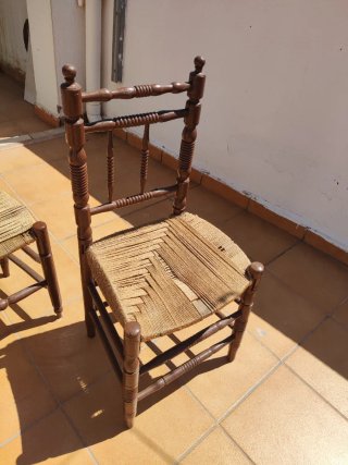 5 Sillas de Madera y Esparto