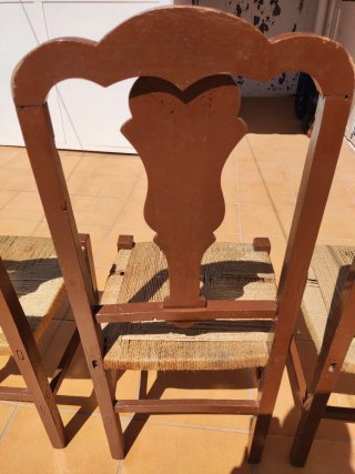 5 Sillas de Madera y Esparto