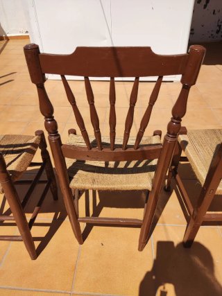 5 Sillas de Madera y Esparto