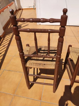 5 Sillas de Madera y Esparto