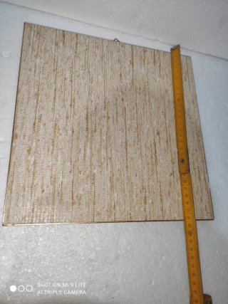 Cornice vintage con fiori gialli